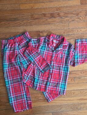 3/15 Red and Green Plaid Pajama Set (6)
